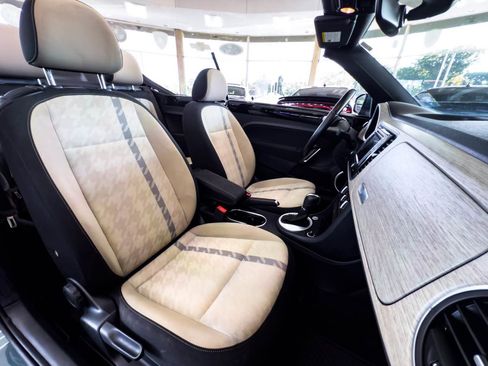 Used 2018 Volkswagen Beetle 2.0T image 30