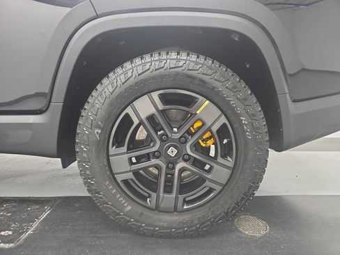 Used 2023 Rivian R1T Adventure AWD/4WD image 10