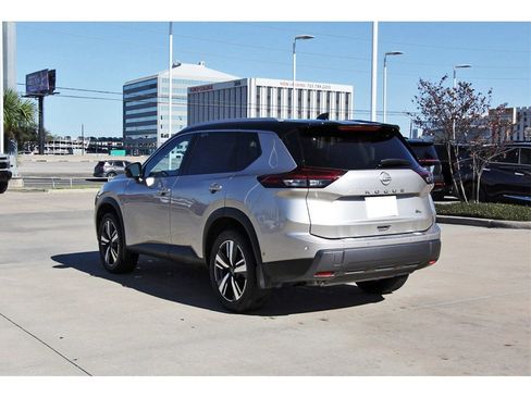 Used 2024 Nissan Rogue SL w/ SL Premium Package image 4