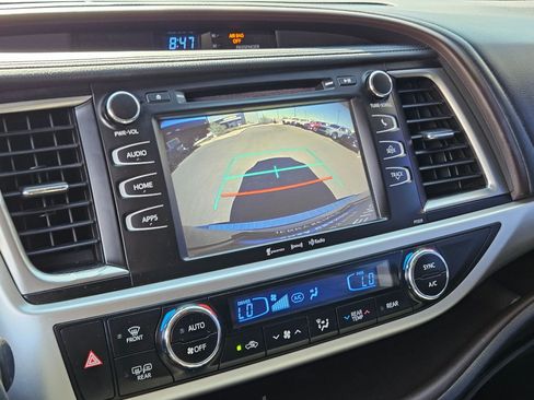 Used 2017 Toyota Highlander Plus w/ Protection Package #3 FWD image 20