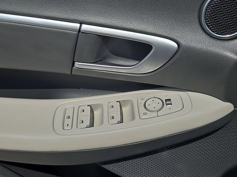 Used 2025 Hyundai Sonata SEL FWD image 13