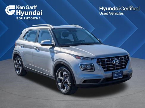 Certified 2025 Hyundai Venue SEL FWD image 1