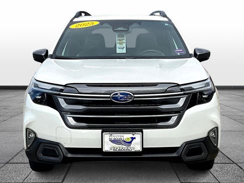 Used 2025 Subaru Forester Limited image 3