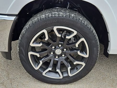 Used 2025 RAM 1500 Limited AWD/4WD image 13