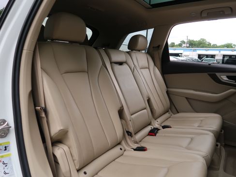 Used 2018 Audi Q7 2.0T Premium Plus AWD/4WD image 39