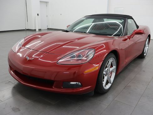 Used 2012 Chevrolet Corvette Convertible w/ 3LT Preferred Equipment Group RWD image 7