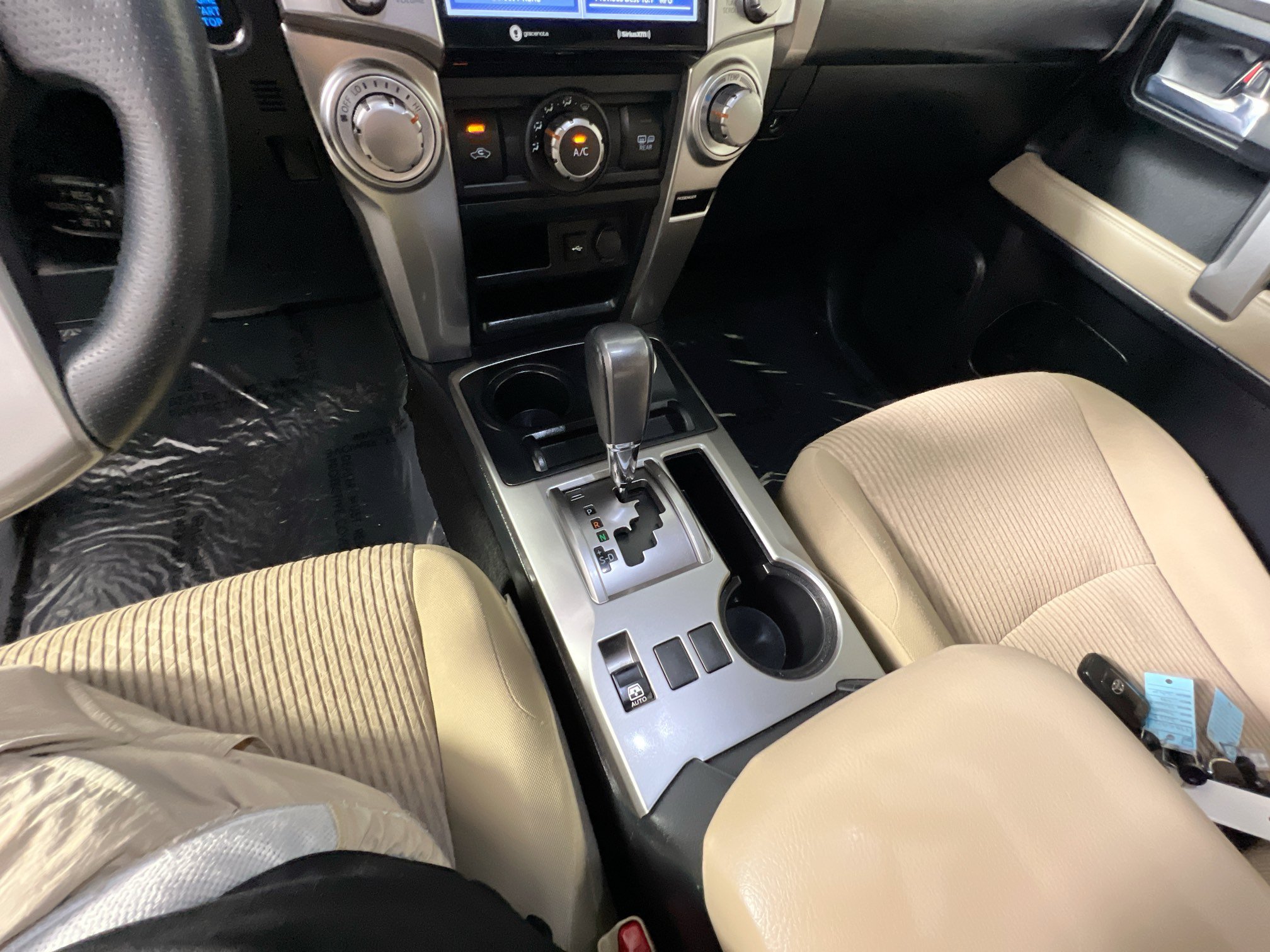 Used 2023 Toyota 4Runner SR5 AWD/4WD image 25
