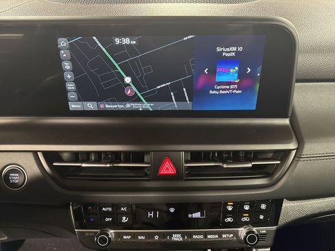 Certified 2025 Kia Seltos SX w/ SX Sunroof Package image 23