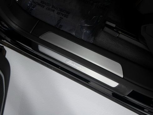 Used 2022 Lamborghini Urus image 14