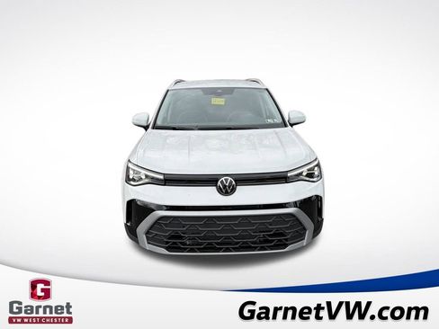 New 2025 Volkswagen Taos SE image 7