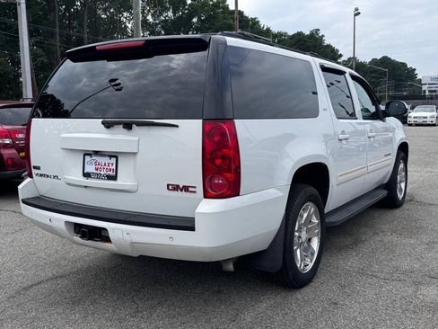 Used 2010 GMC Yukon XL SLT w/ SLT-2 Equipment Package AWD/4WD image 5