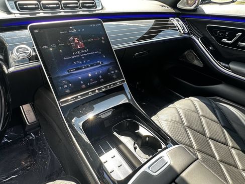 Certified 2024 Mercedes-Benz Maybach S 580 4MATIC image 33
