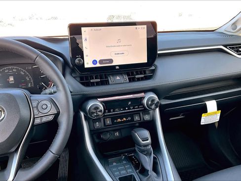 Certified 2025 Toyota RAV4 XLE Premium image 7