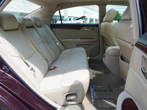 Used 2012 Toyota Avalon Limited FWD image 11