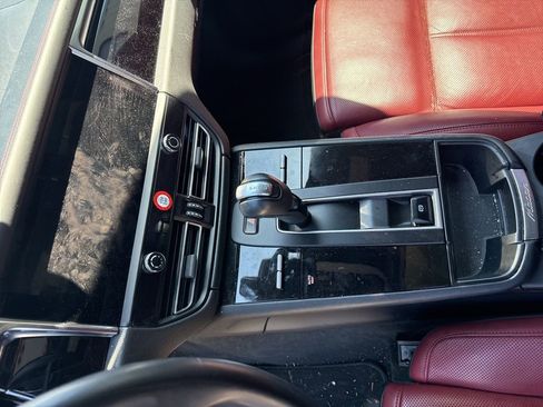 Used 2023 Porsche Macan Turbo image 6