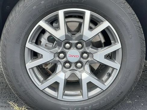 Used 2023 GMC Acadia SLE w/ Driver Convenience Package FWD image 8