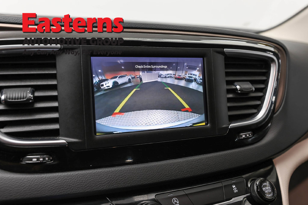 Used 2023 Chrysler Voyager LX FWD image 21