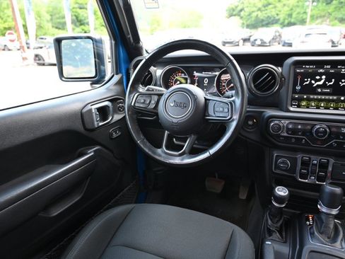 Used 2022 Jeep Gladiator Sport AWD/4WD image 14
