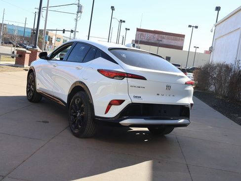 Used 2025 Buick Envista Sport Touring image 3