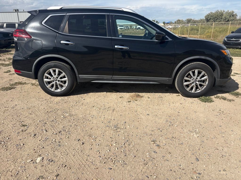 Used 2018 Nissan Rogue SV AWD/4WD image 6