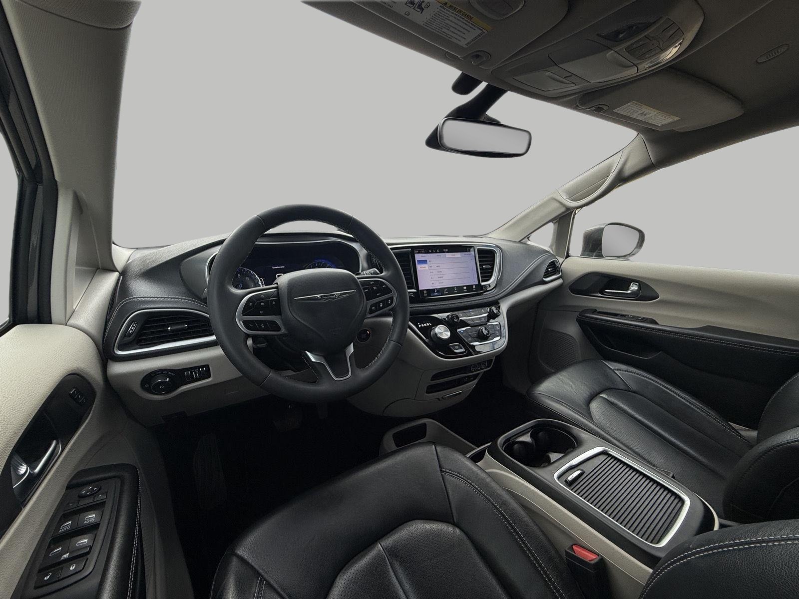 Used 2022 Chrysler Pacifica Touring-L AWD/4WD image 24