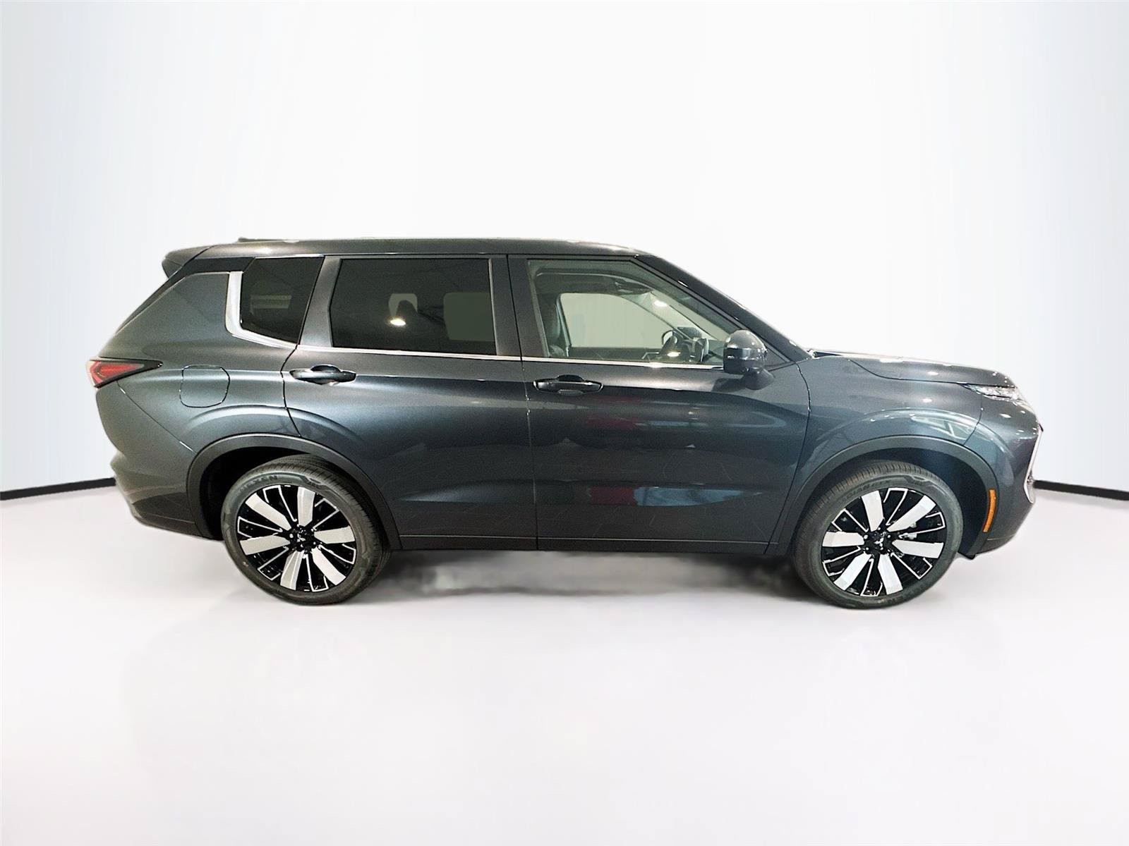New 2026 Mitsubishi Outlander SE FWD image 33