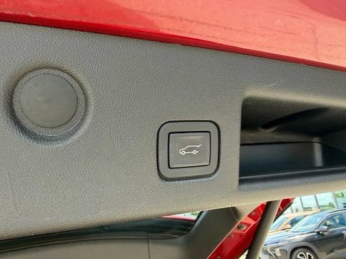 Used 2023 Chevrolet Equinox LT AWD/4WD image 35