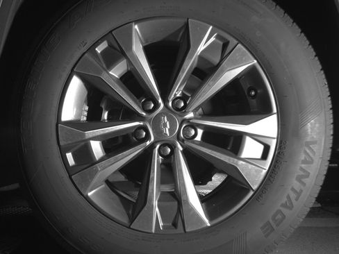Used 2025 Chevrolet Equinox LT FWD image 14