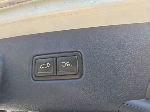 Certified 2025 Kia Carnival EX FWD image 32
