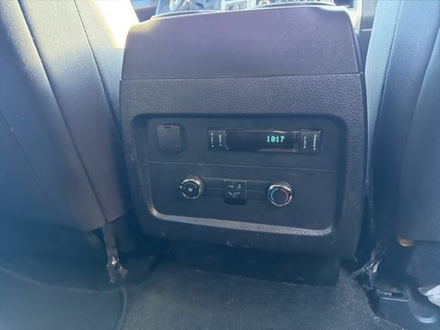 Used 2017 Ford Expedition EL XLT image 7