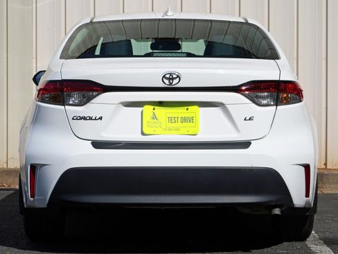 Used 2023 Toyota Corolla LE w/ Carpet Mat Package (TMS) FWD image 10