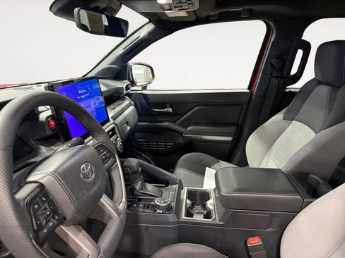 Used 2025 Toyota Tacoma TRD Off-Road w/ TRD Off Road Upgrade Package AWD/4WD image 9