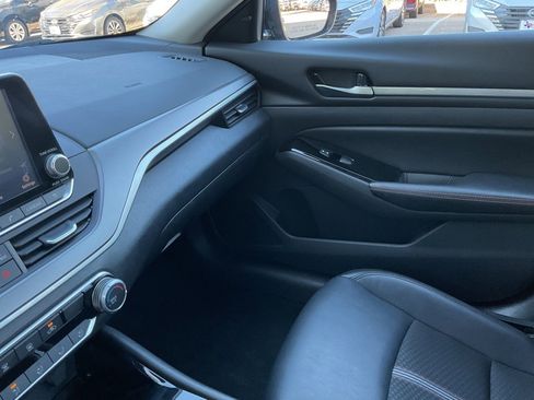 Certified 2025 Nissan Altima 2.5 SR image 34