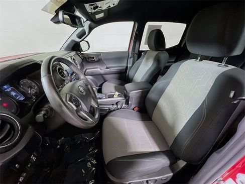Certified 2023 Toyota Tacoma TRD Off-Road image 19