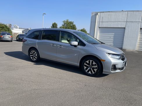 Used 2025 Honda Odyssey EX-L image 7