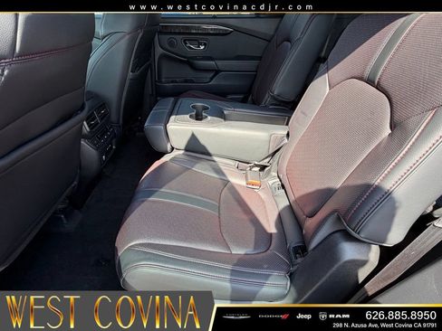 Used 2025 Honda Pilot Black Edition image 30