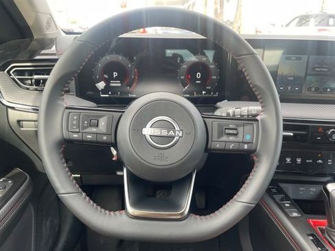 Certified 2025 Nissan Kicks SR FWD image 12