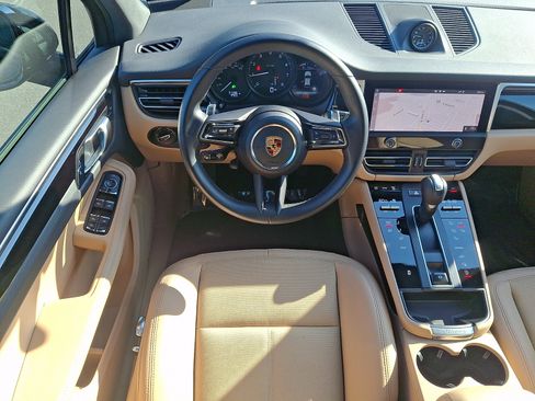 Used 2024 Porsche Macan AWD/4WD image 11