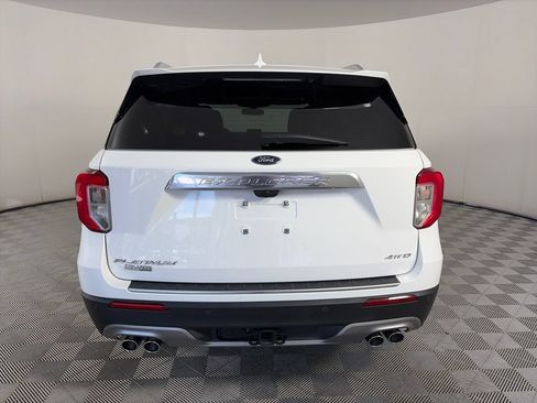 Used 2022 Ford Explorer Platinum w/ Equipment Group 601A AWD/4WD image 6