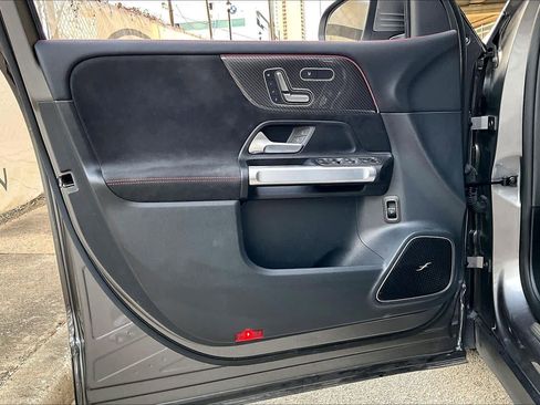 Used 2025 Mercedes-Benz GLB 35 AMG 4MATIC image 21