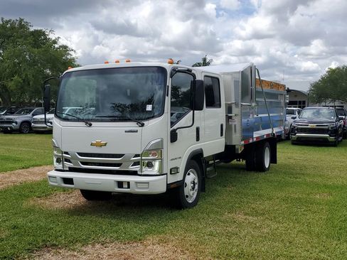 New 2025 Chevrolet Low Cab Forward image 3