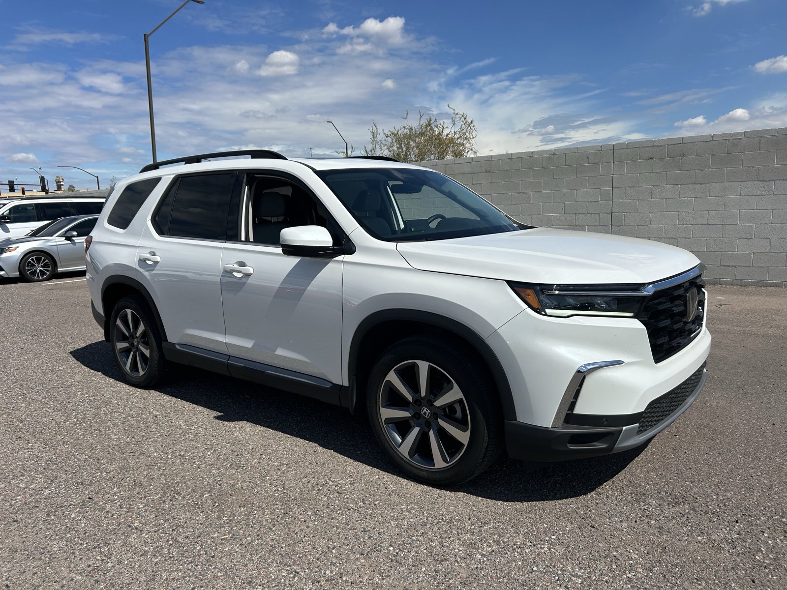 Used 2025 Honda Pilot Touring image 7