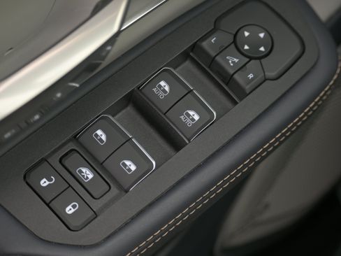 Used 2025 RAM 1500 Tungsten AWD/4WD image 24