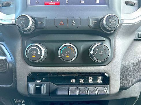 Used 2023 RAM 2500 Big Horn w/ Level 1 Equipment Group image 8