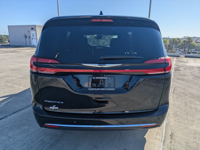 New 2026 Chrysler Pacifica Select FWD image 5