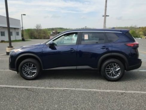 Used 2026 Nissan Rogue SV image 5