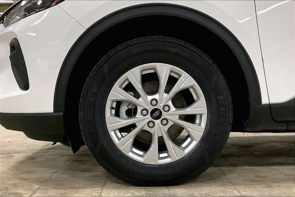 Certified 2023 Ford Escape Active AWD/4WD image 9