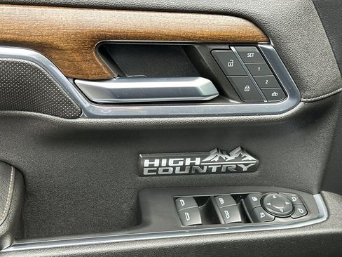 Used 2024 Chevrolet Silverado 1500 High Country w/ High Country Premium Package image 13