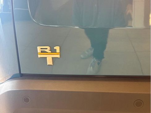 Used 2022 Rivian R1T Launch Edition image 22