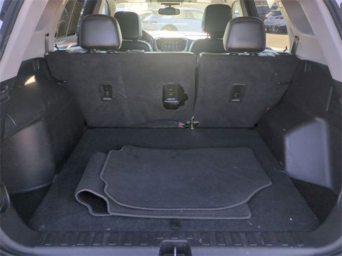 Used 2022 GMC Terrain SLT image 23